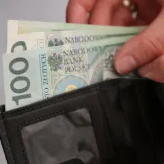Ile zostaje na rękę przy pensji 1078 zł brutto? Szczegółowe obliczenia