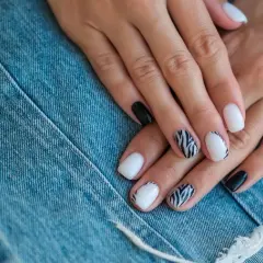 Jakie wzory na krótkich paznokciach zawrócą Ci w głowie? Trendy