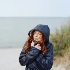 Kurtka parka - poznaj charakterystyczny styl i najmodniejsze stylizacje
